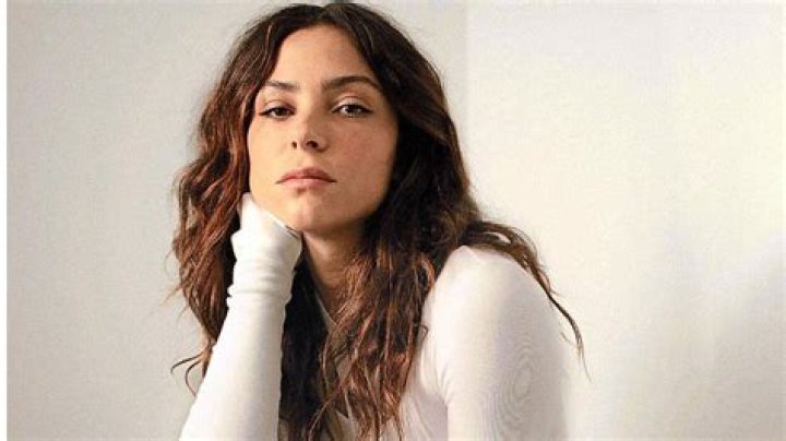 Who Is The Actress That Plays Isa In "Griselda"?