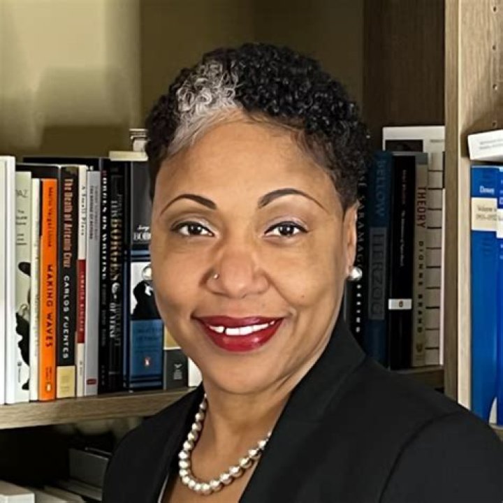 Winnifred Brown Glaude Bio, Wiki, Age, Height, Family, Husband, Son, Salary, and Net Worth.