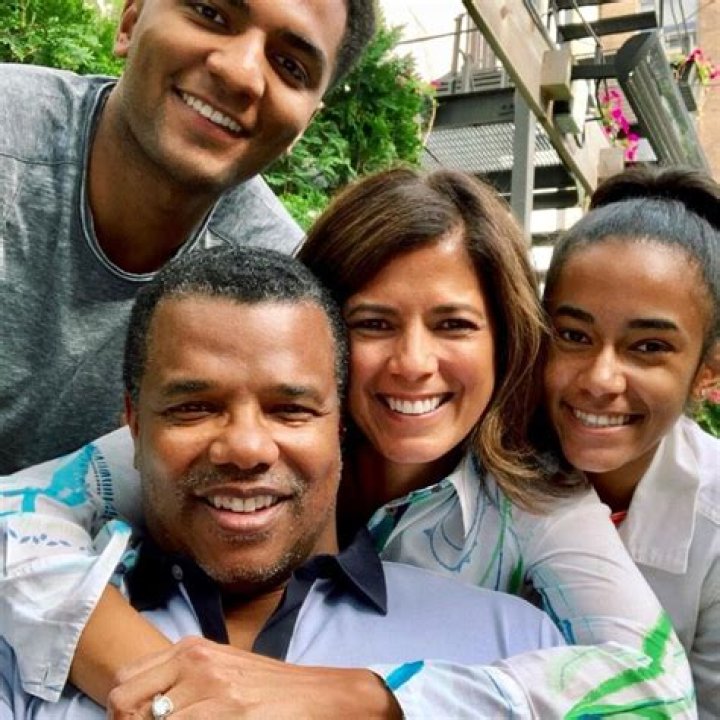 Zoraida Sambolin Bio, Wiki, Age, Birthday, Husband, Family, NBC 5 News, Salary, and Net Worth.